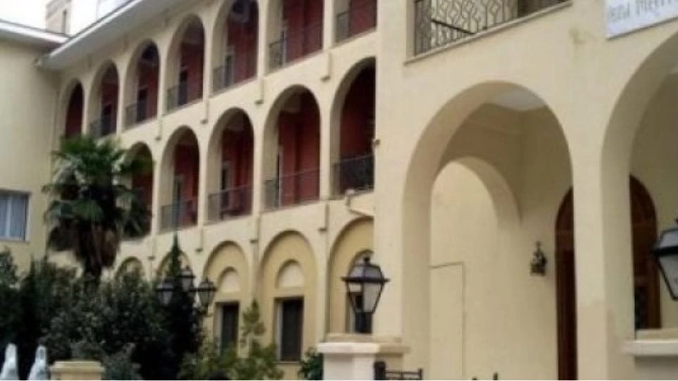 Βίντεο από την επίθεση αναρχικών στη Μητρόπολη Θεσσαλονίκης